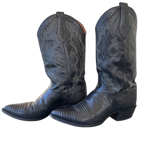 Thieves Market Black Western Boots with Pointed Toe and Decorative Stitching